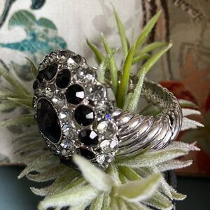 BOUTIQUE ELEGANT BEAUTIFUL SILVER BRACELET WITH BLACK N CLEAR RHINESTONES